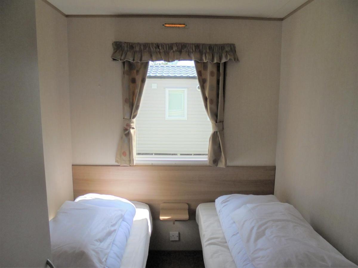 Kingfisher : Horizon Ii:- 8 Berth, Close To Site Entrance อินโกลด์เมลส์ ภายนอก รูปภาพ