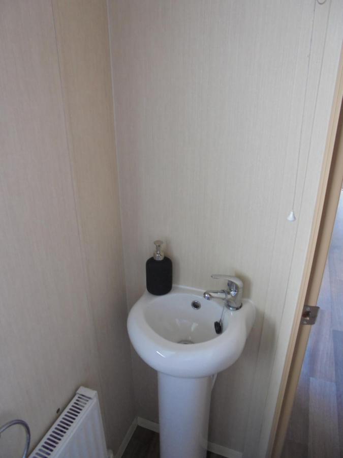 Kingfisher : Horizon Ii:- 8 Berth, Close To Site Entrance อินโกลด์เมลส์ ภายนอก รูปภาพ